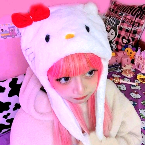 HELLO KITTY SANRIO KAWAII WINTER HAT WITH EARFLAPS - Picture 1 of 3